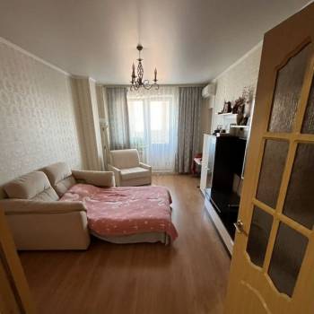 Продается 1-комнатная квартира, 40 м²