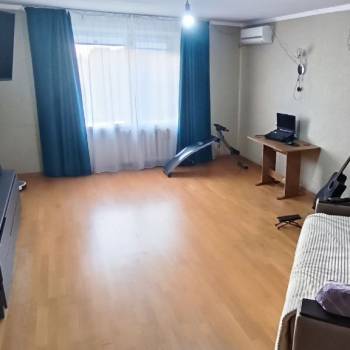 Продается 1-комнатная квартира, 46 м²