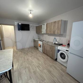 Сдается Многокомнатная квартира, 64 м²