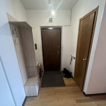 Продается 1-комнатная квартира, 64,7 м²