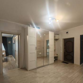 Сдается Многокомнатная квартира, 80 м²