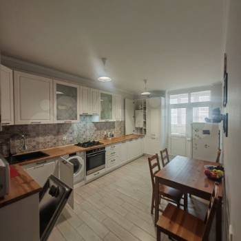 Сдается Многокомнатная квартира, 80 м²