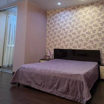 Сдается 1-комнатная квартира, 56 м²