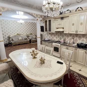 Сдается 1-комнатная квартира, 70 м²