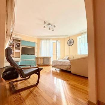 Продается 2-х комнатная квартира, 56 м²