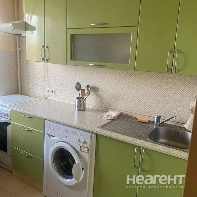 Сдам 1-комн. квартиру, проспект Коммунистический