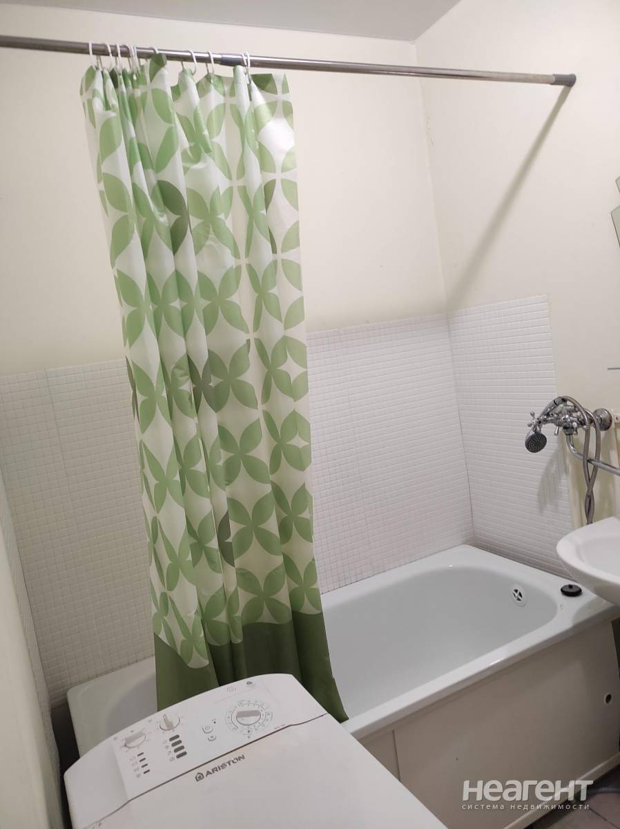 Сдаю квартиру-студию, Суворовский, пер. Андреева