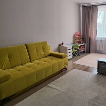 Продается 1-комнатная квартира, 43 м²