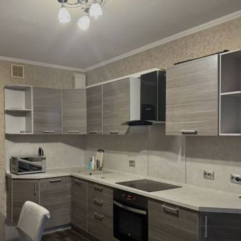 Продается 1-комнатная квартира, 43 м²