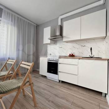 Продается 1-комнатная квартира, 38 м²