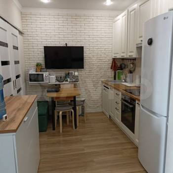 Продается 1-комнатная квартира, 45 м²