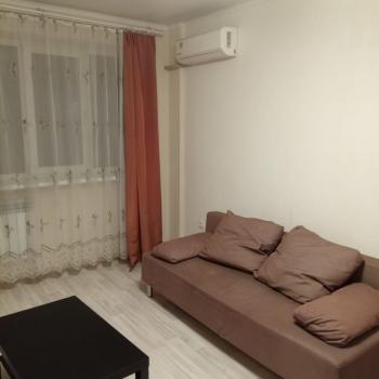 Сдается 1-комнатная квартира, 38 м²