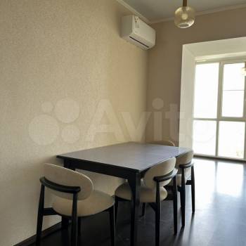 Сдается Многокомнатная квартира, 100 м²