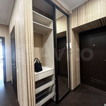 Сдается Многокомнатная квартира, 100 м²