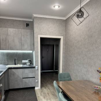 Сдается 1-комнатная квартира, 42 м²