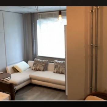 Продается 1-комнатная квартира, 42 м²