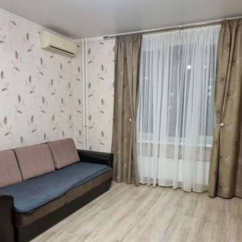 Сдается 1-комнатная квартира, 39 м²