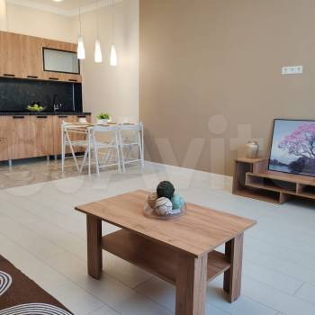 Сдается 1-комнатная квартира, 63 м²