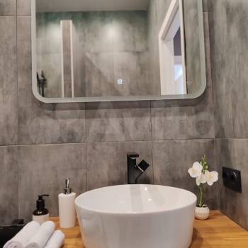 Сдается 1-комнатная квартира, 63 м²