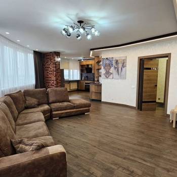 Продается 2-х комнатная квартира, 104 м²