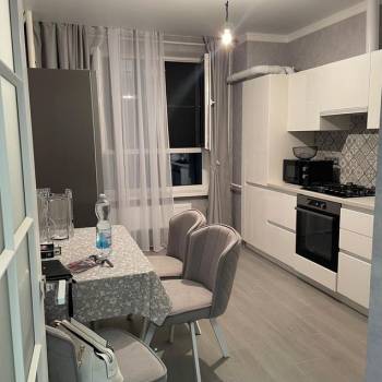 Сдается 1-комнатная квартира, 37 м²