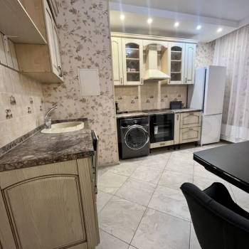 Сдается Многокомнатная квартира, 70 м²