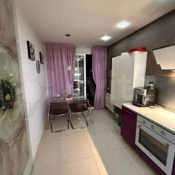 Продается 1-комнатная квартира, 44 м²