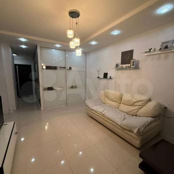 Продается 1-комнатная квартира, 44 м²