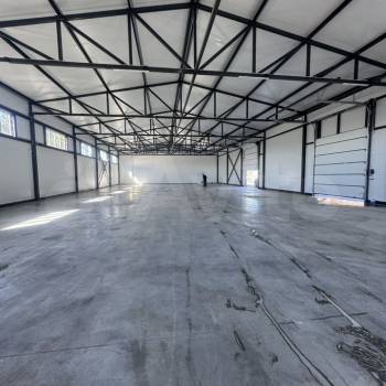 Сдается Нежилое помещение, 900 м²