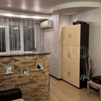 Продается 1-комнатная квартира, 53 м²