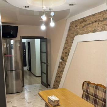 Продается 1-комнатная квартира, 53 м²