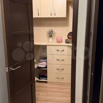 Продается 1-комнатная квартира, 53 м²