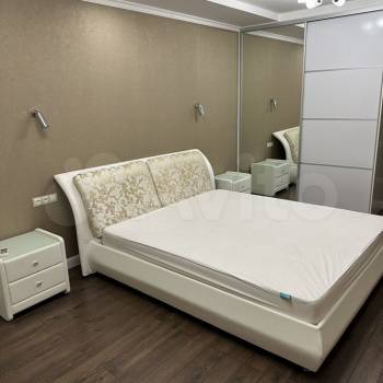 Сдается 2-х комнатная квартира, 80 м²