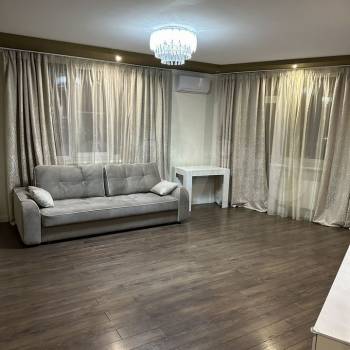 Сдается 2-х комнатная квартира, 80 м²