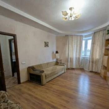 Продается 1-комнатная квартира, 42 м²