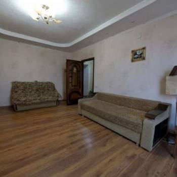 Продается 1-комнатная квартира, 42 м²