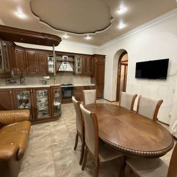 Продается Дом, 374 м²