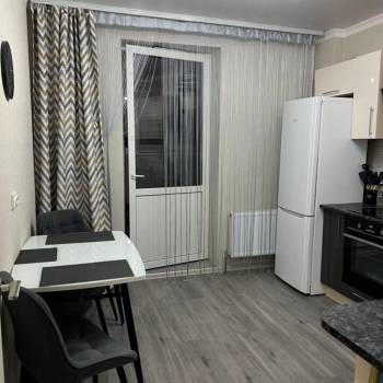 Сдается 1-комнатная квартира, 38 м²