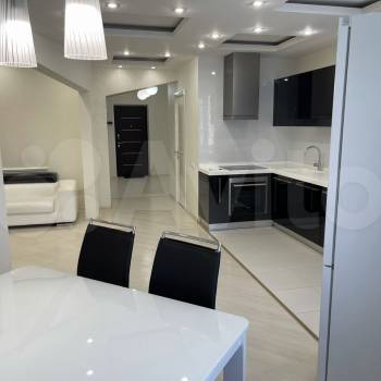 Сдается Многокомнатная квартира, 120 м²