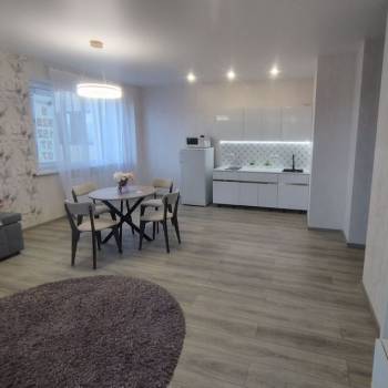 Сдается 1-комнатная квартира, 63 м²