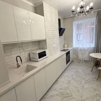 Сдается 1-комнатная квартира, 42 м²