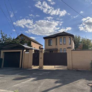 Продается Дом, 240 м²