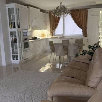 Продается Дом, 240 м²