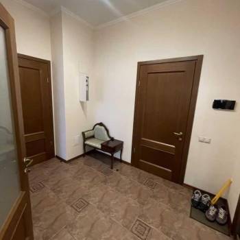 Сдается 1-комнатная квартира, 56 м²