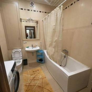 Сдается 1-комнатная квартира, 56 м²