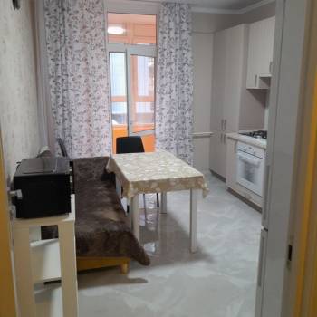 Сдается 1-комнатная квартира, 42 м²