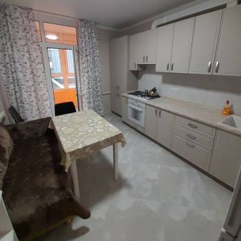 Сдается 1-комнатная квартира, 42 м²