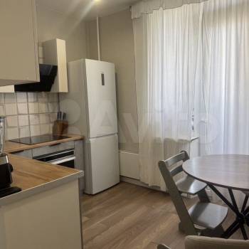 Продается 1-комнатная квартира, 37,4 м²