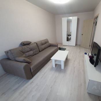 Сдается 1-комнатная квартира, 38 м²