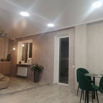 Сдается 2-х комнатная квартира, 110 м²